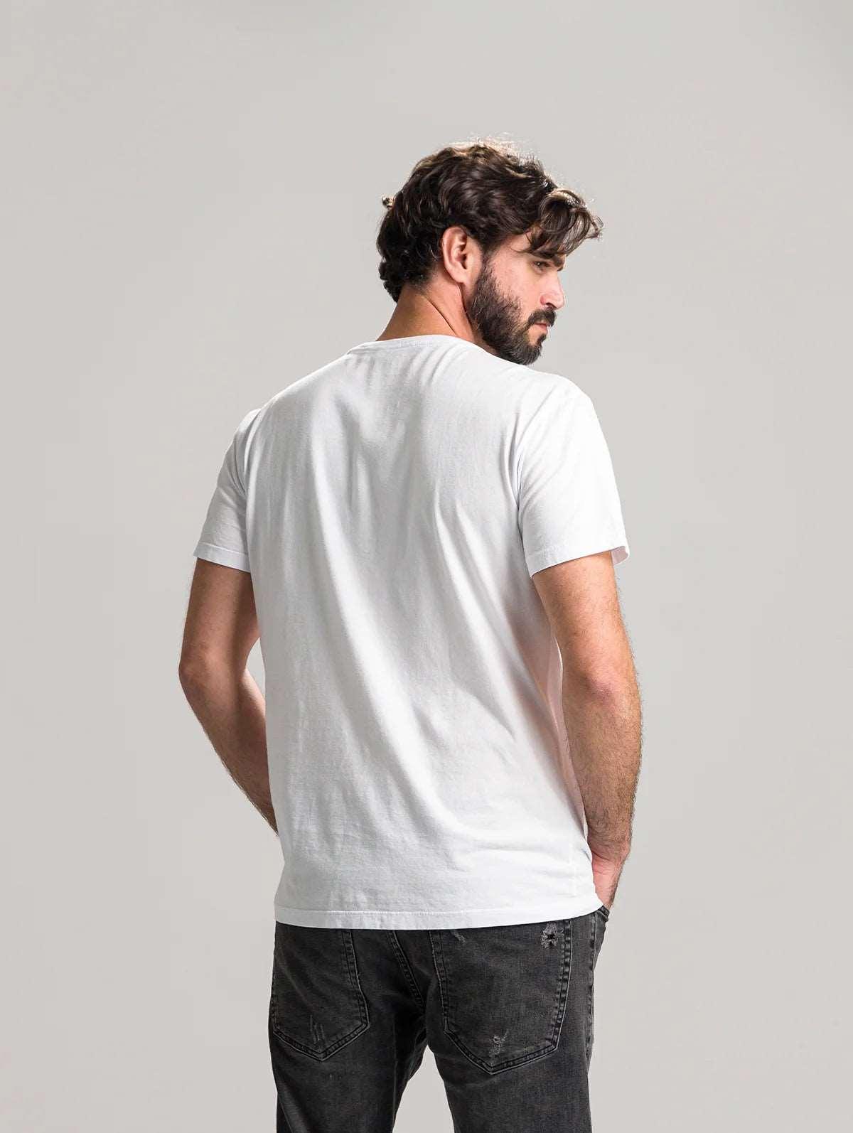 Camiseta Básica Branca com Bolso Kessler - Kessler